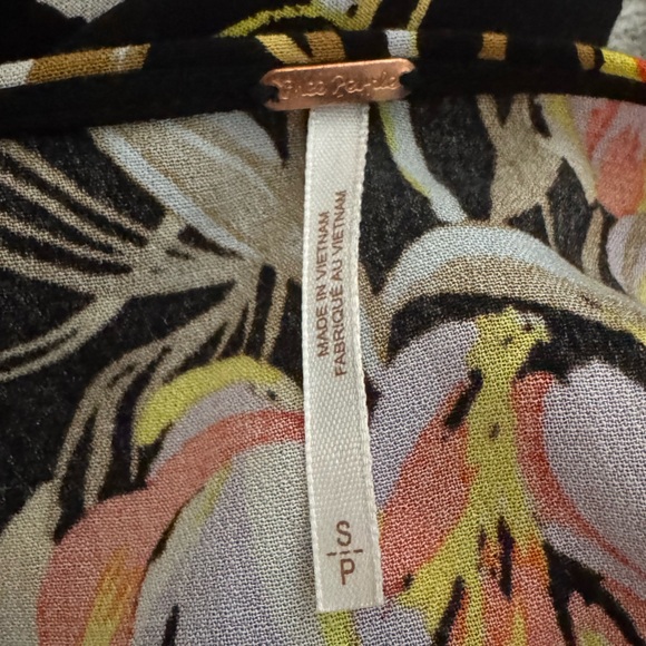 Free People Floral Black Women's Top Size Small - Picture 6 of 6